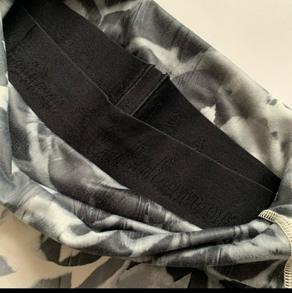 Lululemon Wunder Under Crop Leggings - Picture 3 of 6